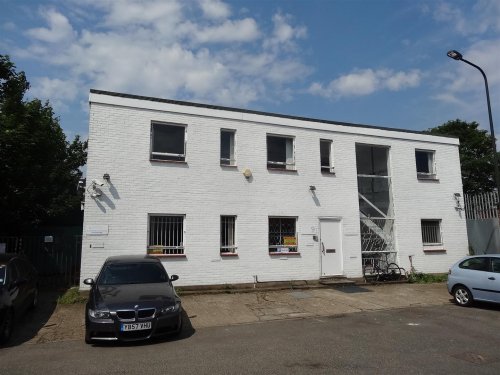 Industrial unit for sale in Wimbledon