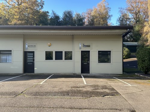 Office  to let in Farnham