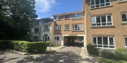 Modern purpose built apartment for sale in Crawley
