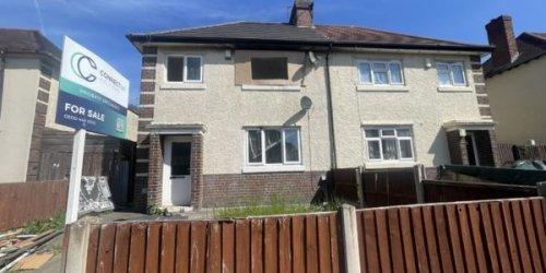 Freehold semi-detached house for sale in Derby