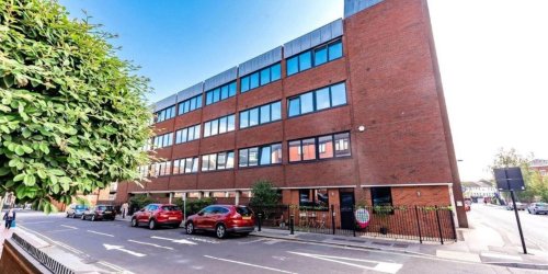 Modern apartment for sale in Aldershot