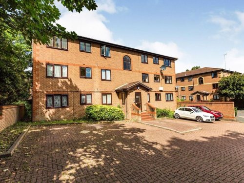 Modern apartment for sale in Greenhithe