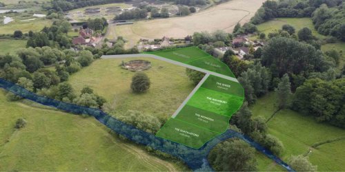 Vacant for sale at auction in Guildford