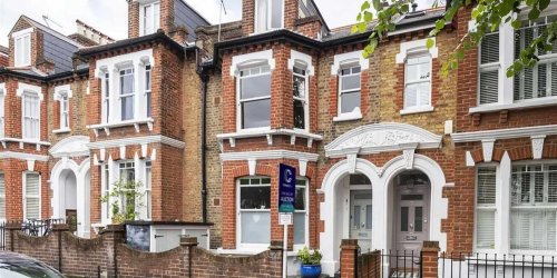 Ground floor flat for sale in London, SW18