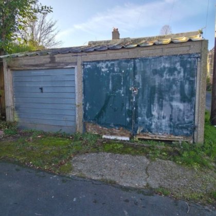 Land and Garage For Sale in Caterham, Surrey, CR3