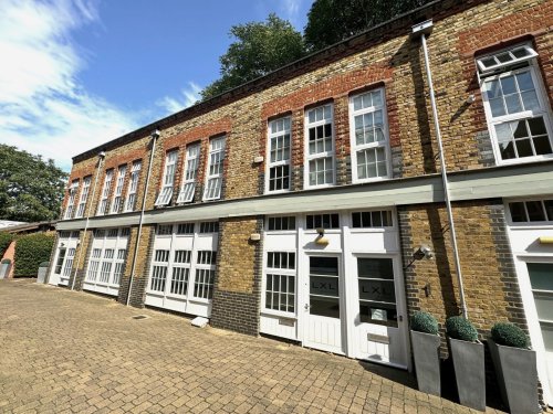 Contemporary office suites for sale or to let in Kew