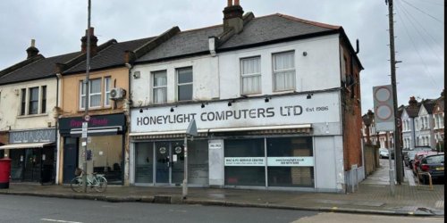 Ground floor retail for sale or to let in Summerstown