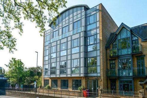 Commercial building for sale in Wandsworth, London