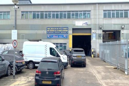 Industrial warehouse unit for sale in Slough