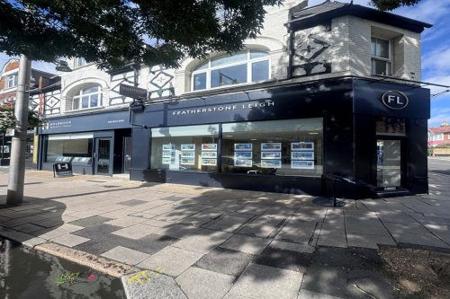 Retail investment unit for sale in Twickenham