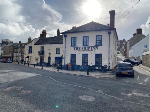 Leasehold pub for sale in Swanage