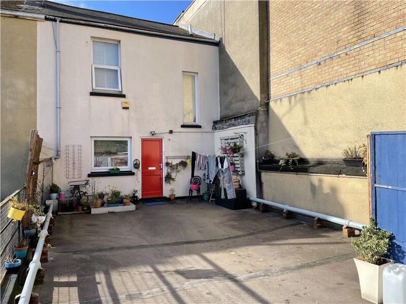 Commercial Property 25 Queen Street Newton Abbot Devon TQ12 2AQ commercial-property-25-queen-street-newton-abbot-devon-tq12-2aq