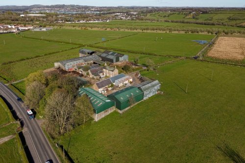 Farmhouse For Sale in Kilbirnie, North Ayrshire, KA25