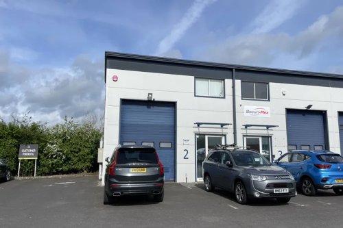 Modern industrial/warehouse unit for sale in Gloucester