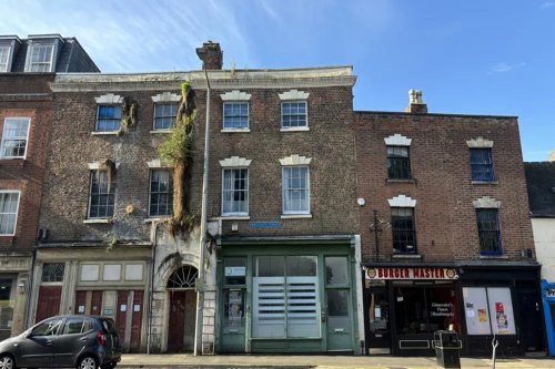 Grade II Mid-terrace Three Storey Building For Sale in Gloucester, GL1