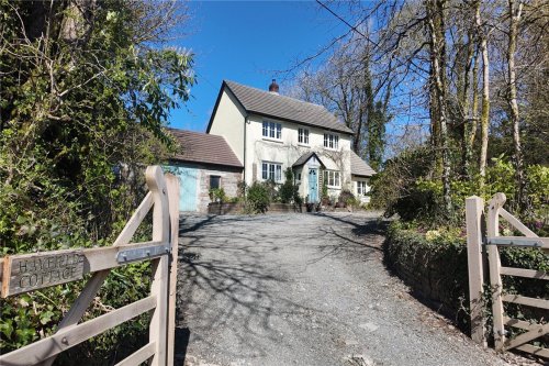 Country house with land for sale in Bearthy