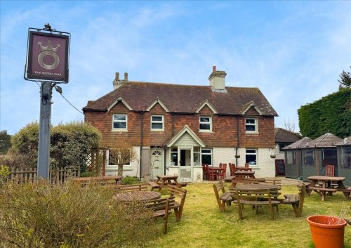 Pub for sale in Alton