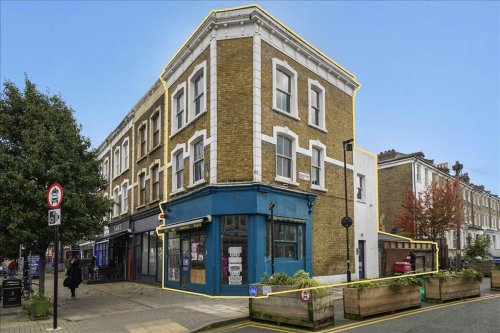 Commercial building for sale in Lambeth