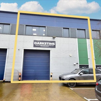 Light Industrial Unit For Sale in Hemel Hempstead, HP3