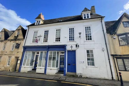 Grade II Listed Building For Sale in Cirencester, Glos, GL7
