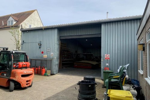 Industrial unit /warehouse for sale in Colchester