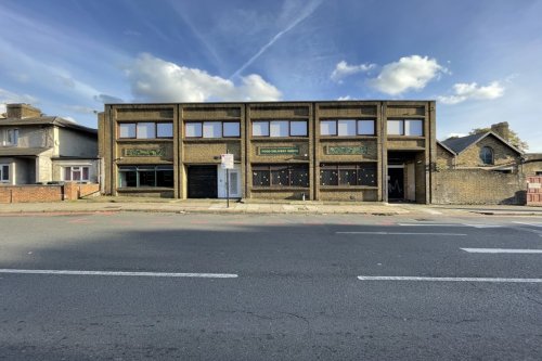 E class unit for sale in London SW16