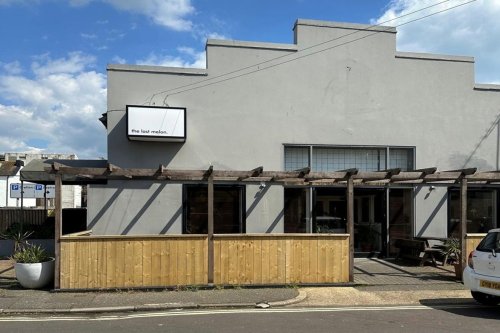 Restaurant/bar for sale or to let in Worthing