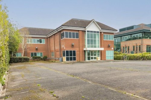 Self-Contained Unit For Sale or To Let in Leatherhead, Surrey, KT22