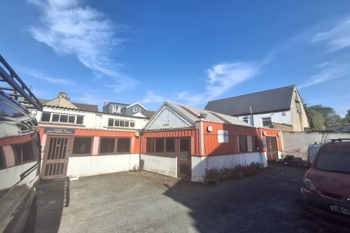 Freehold Vacant Workshop / Office For Sale in Croydon, Surrey