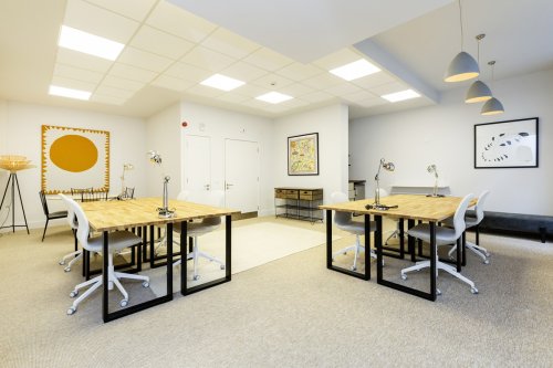 Office suite for sale in London N1