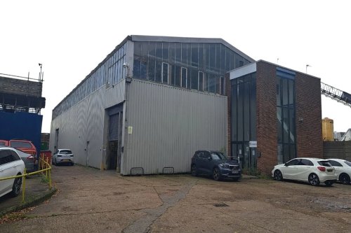 Warehouse with Office For Sale in Sydenham, SE26