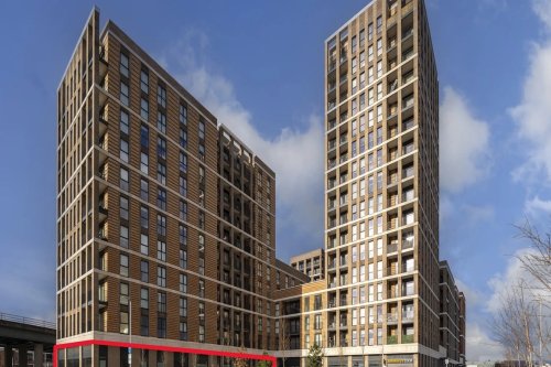 Mixed Commercial Unit For Sale or To Let in Rainham, Essex, RM13