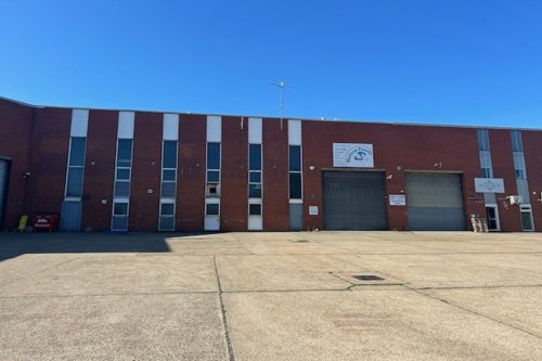 Mid Terrace Industrial Warehouse Unit in Leigh-on-Sea, Essex, SS9