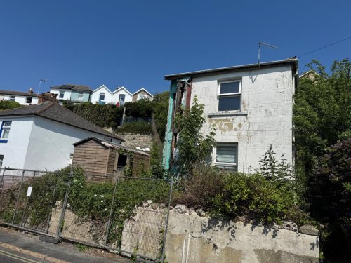Land  for sale in Ventnor