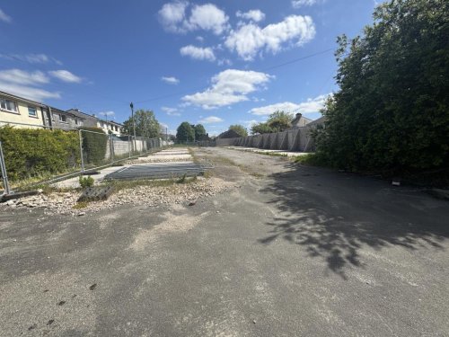 Land  for sale in Torpoint