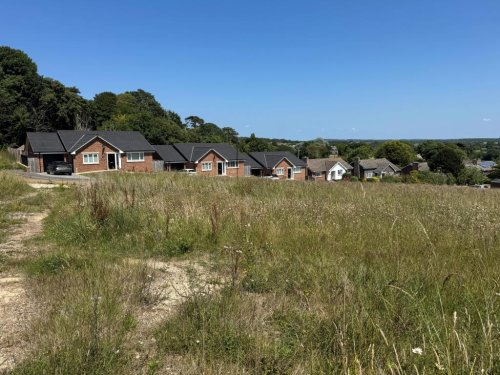 Land  for sale in Freshwater