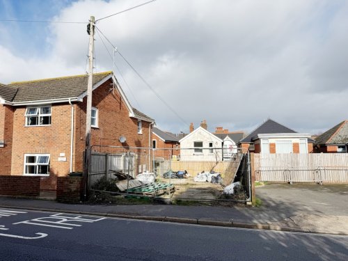 Land  for sale in Freshwater