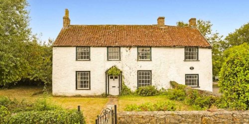 Stunning farmhouse for sale near Bristol