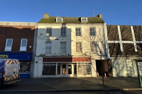 Retail Premises For Sale in Tiverton, Devon, EX16