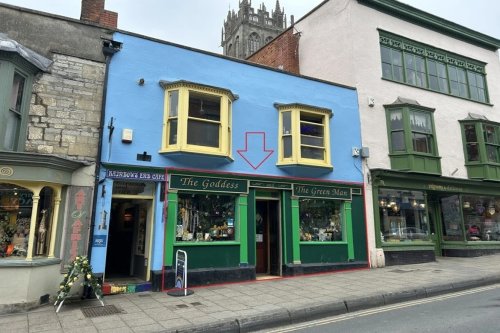 Ground Floor Retail Unit For Sale in Glastonbury, BA6
