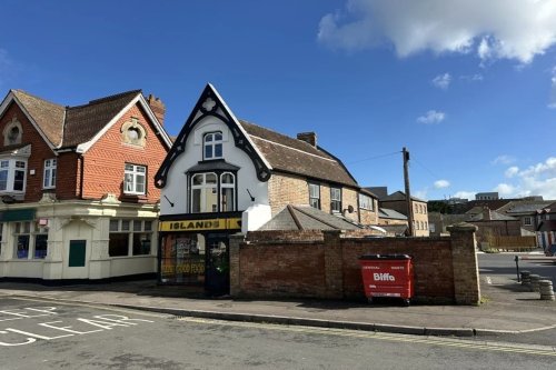 Ground Floor Restaurant For Sale in Taunton, Somerset, TA1